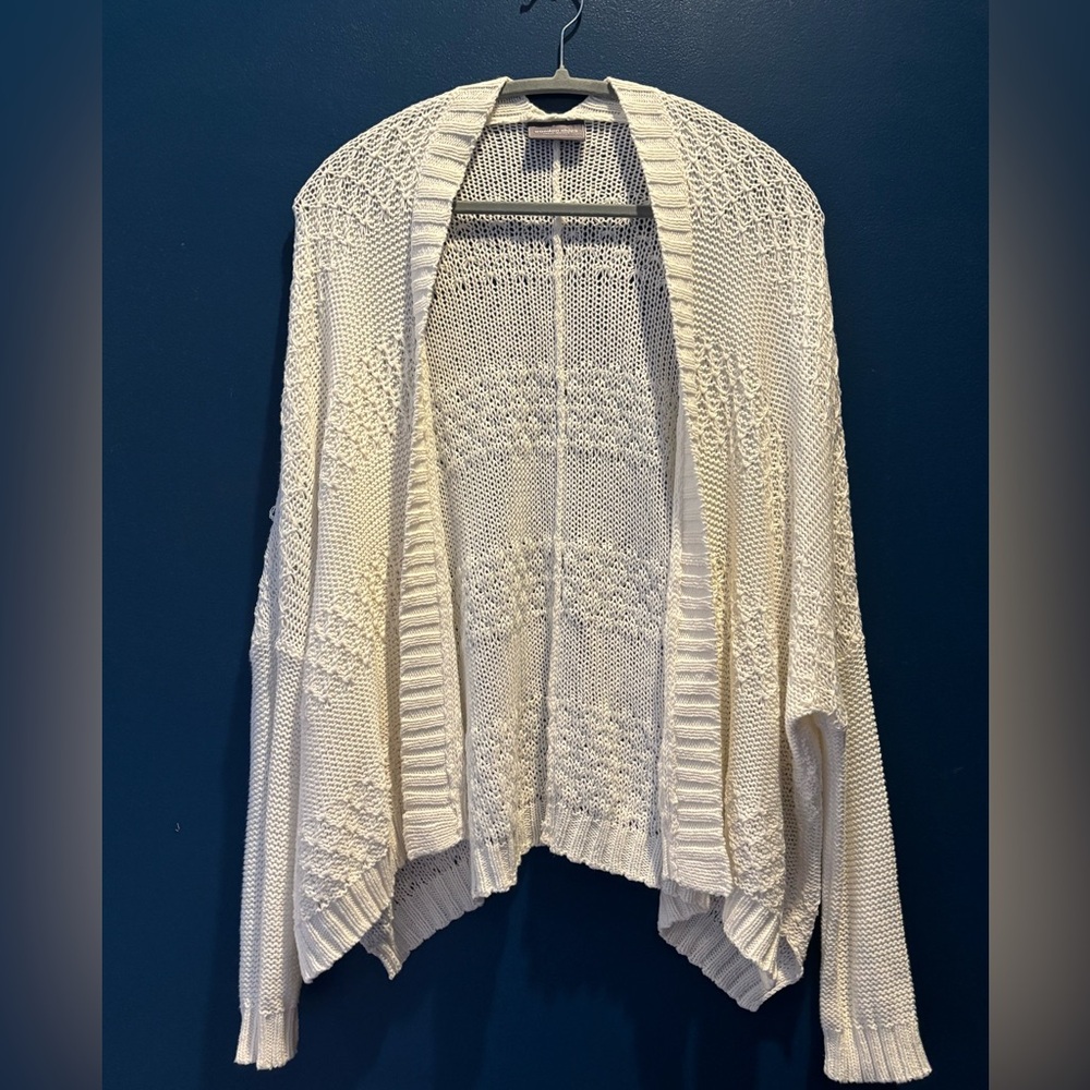 Wooden Ships White Open Front Drapey Loose Knit Beachy Cardigan Size M/L EUC